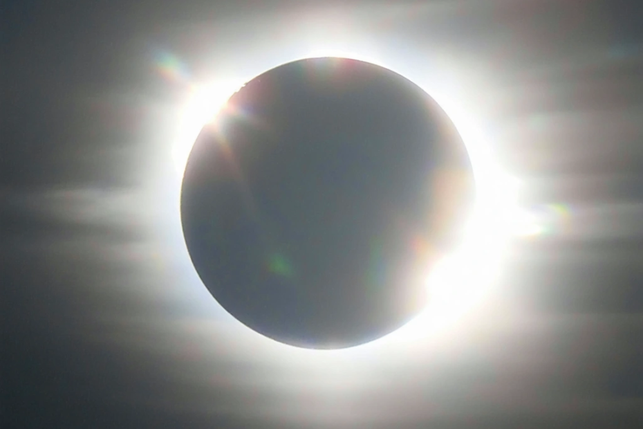 El Espectáculo del Siglo: El Eclipse Total de Sol